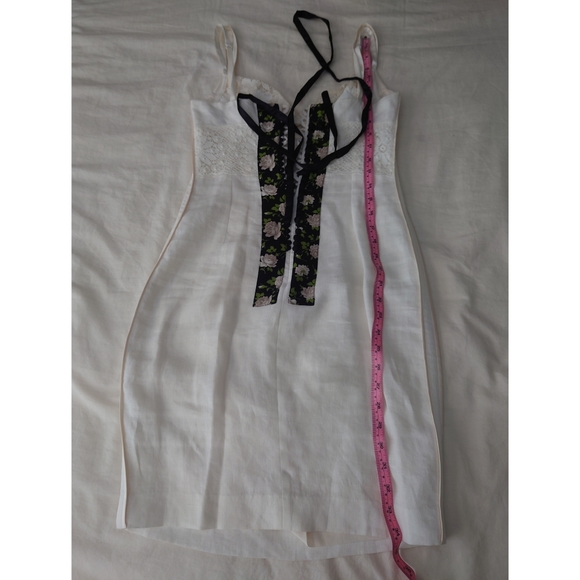 SOLD Stunning White Linen Dolce & Gabbana Lace Panel Mini Corset Dress Runway - Picture 11 of 16